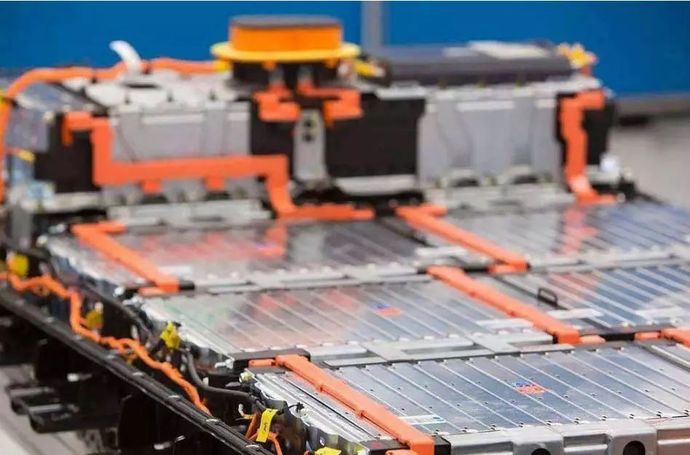 所以整个行业在关键技术领域的发展中投入了大量的资源