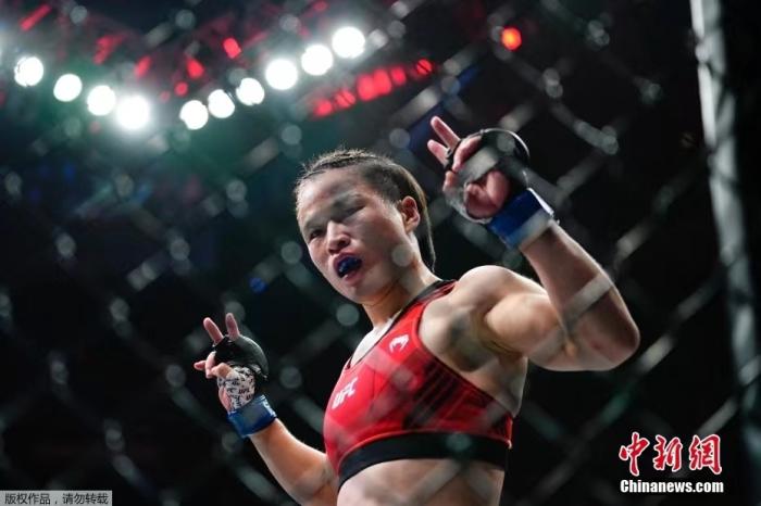 张伟丽荣获世界综合格斗年度最佳女子选手，成