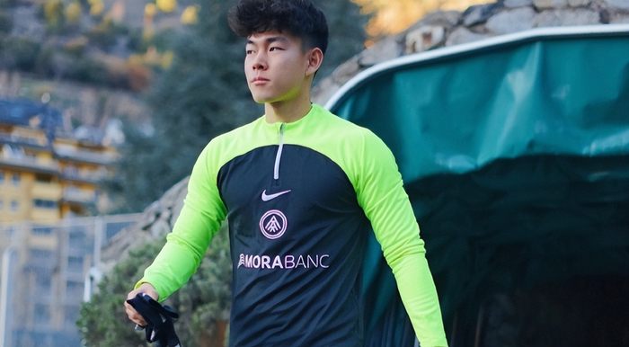 22岁中国球员何小珂无球可踢 职业生涯陷入低谷