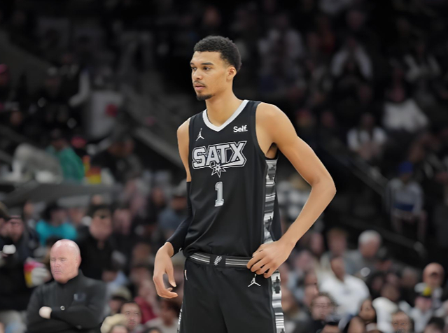 NBA常规赛巅峰对决：五位球星数据霸榜最佳一阵