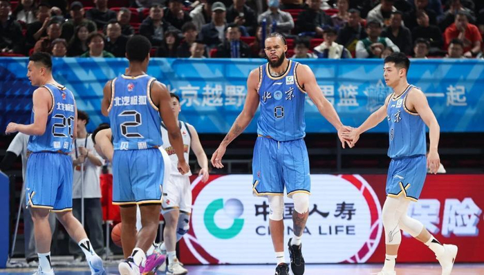 广东宏远主帅杜锋帅位悬而未决 面对北京首钢考