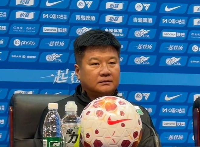 辽宁铁人主帅李金羽赛前发布会谈备战与对手挑