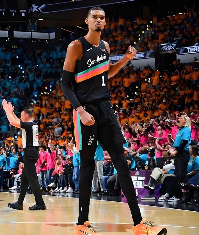 文班亚马季后赛首秀35分创马刺队史纪录，对标乔