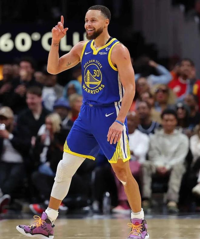 文班亚马季后赛首秀35分创马刺队史纪录，对标乔