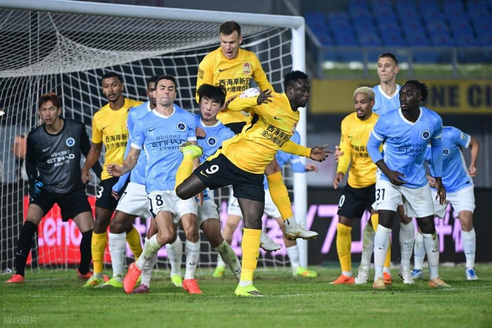 青岛西海岸成深圳新鹏城心魔 戴维森绝杀再证克